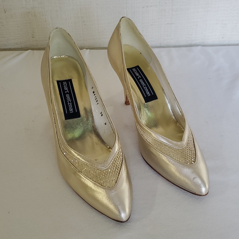 Stuart Weitzman Gold Heels. Size 9.5. GUC